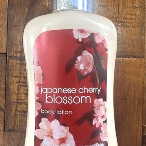 Vintage Bath & Body Works Japanese Cherry‎ Blossom Body Lotion Discontinued Used